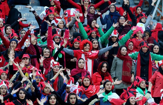 بانوان هم تماشاگر پیکان- پرسپولیس شدند